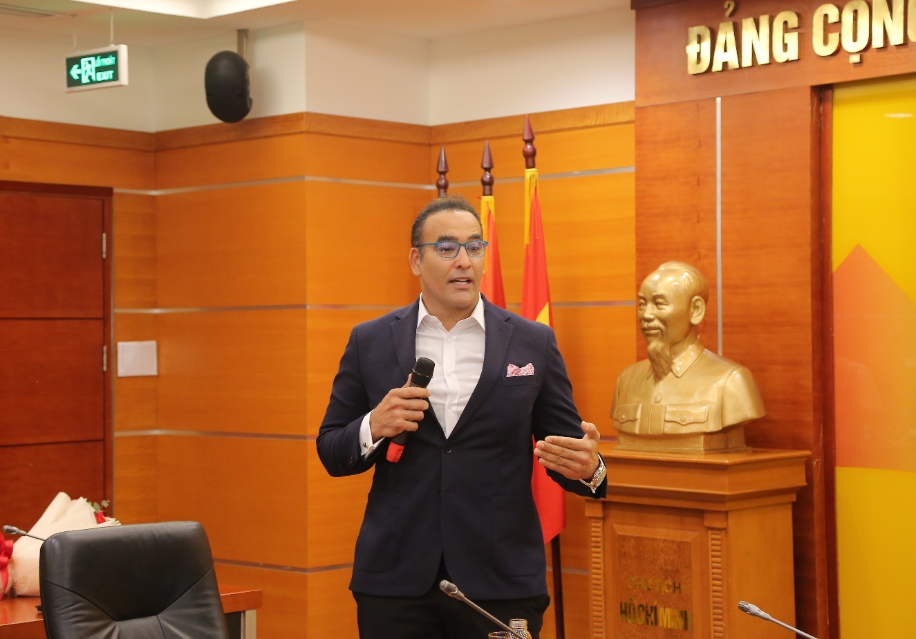 Ông Nebil Ben Assia cho rằng PVcomBank là đối tác phù hợp nhất sẽ cùng Vietpay đạt được sứ mệnh và cam kết của mình trên thị trường Việt Nam Ông Nebil Ben Assia cho rằng PVcomBank là đối tác phù hợp nhất sẽ cùng Vietpay đạt được sứ mệnh và cam kết của mình trên thị trường Việt Nam