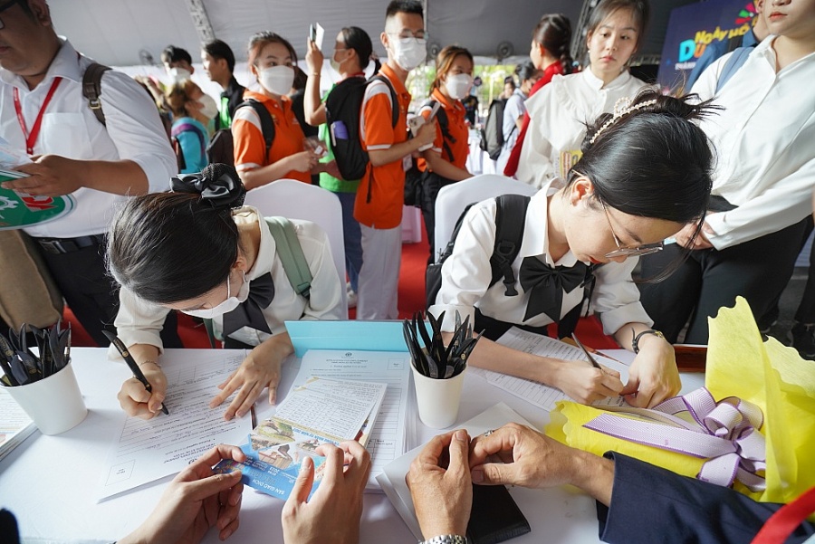 TP.HCM: Hơn 30,75% doanh nghiệp cắt giảm lao động TP.HCM: Hơn 30,75% doanh nghiệp cắt giảm lao động