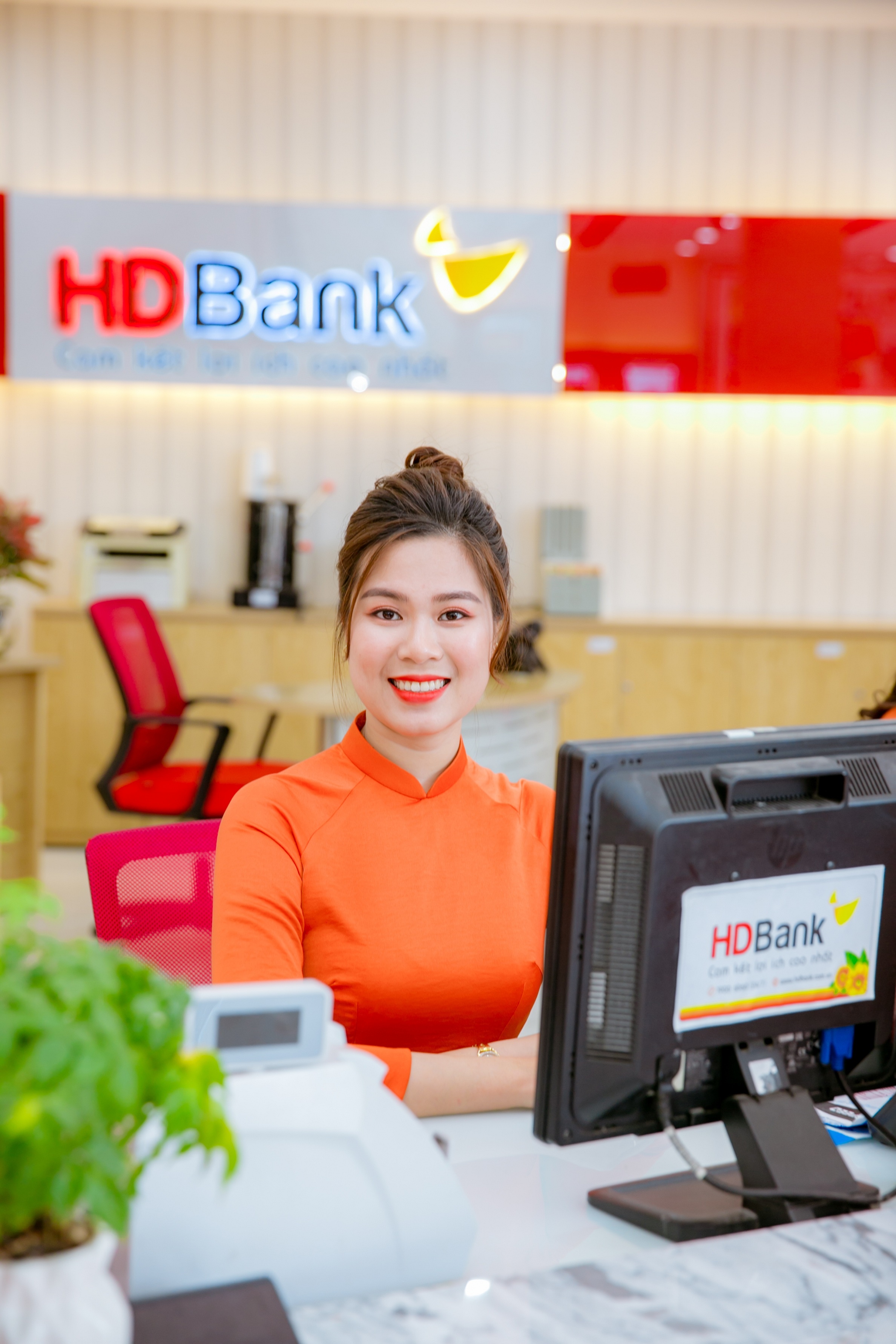 HDBank hiện có trên 16.500 CBNV làm việc tại 347 chi nhánh phòng giao dịch trên cả nước.