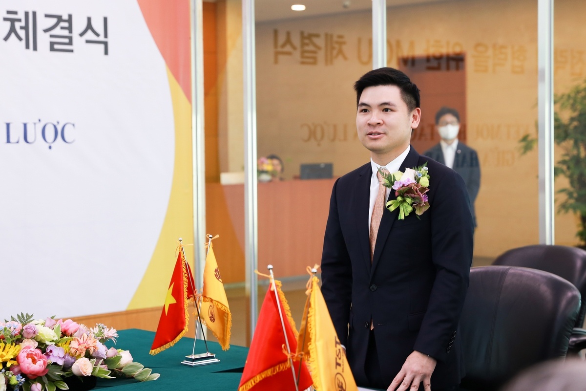 Ông Đỗ Vinh Quang, Phó Chủ tịch HĐQT, Phó Tổng Giám đốc T&T Group phát biểu tại lễ ký kết hợp tác chiến lược