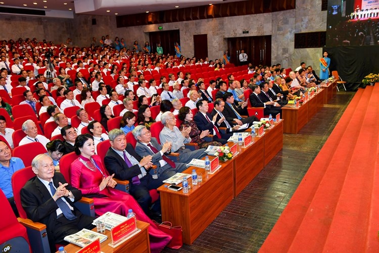 Công đoàn Ngân hàng Việt Nam hướng dẫn tuyên truyền trước, trong và sau Đại hội VII Công đoàn Ngân hàng Việt Nam hướng dẫn tuyên truyền trước, trong và sau Đại hội VII