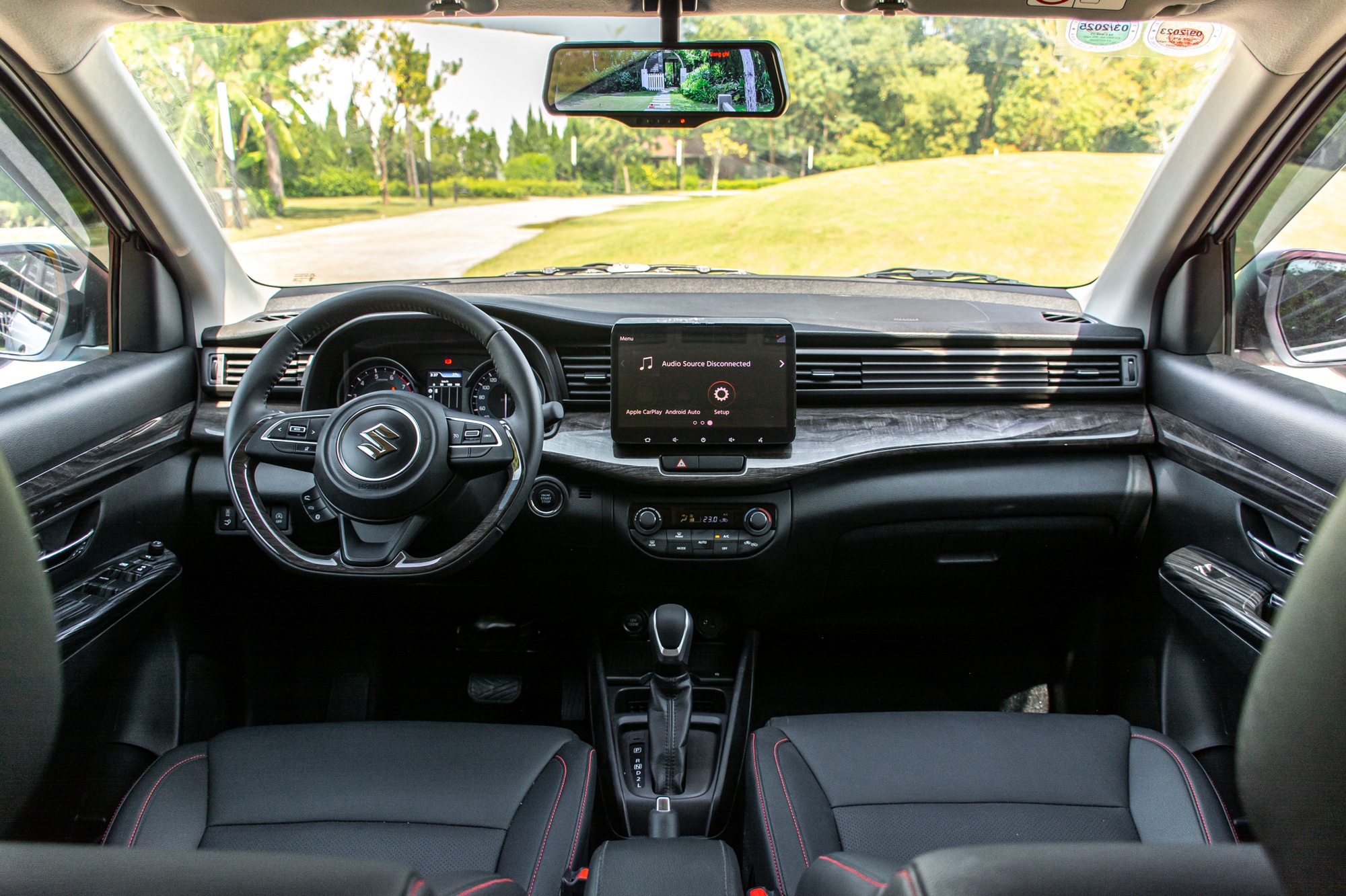 Suzuki Ertiga hybrid giảm giá đến 60 triệu: Bản cao cấp gần 550 triệu, ngang Xpander tiêu chuẩn - Ảnh 4.