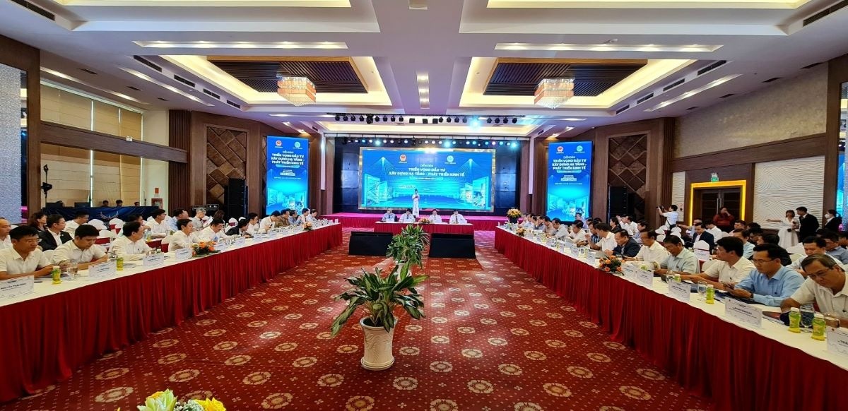 Toàn cảnh Diễn đàn “Triển vọng đầu tư xây dựng hạ tầng – Phát triển kinh tế Đồng bằng sông Cửu Long” Toàn cảnh Diễn đàn “Triển vọng đầu tư xây dựng hạ tầng – Phát triển kinh tế Đồng bằng sông Cửu Long”