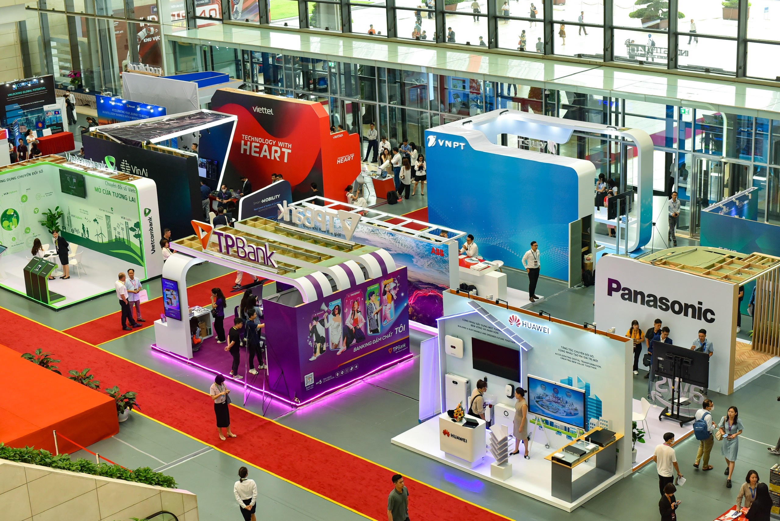 NHNN hướng đến phủ rộng khả năng tiếp cận tài chính toàn diện, tin cậy với chi phí hợp lý NHNN hướng đến phủ rộng khả năng tiếp cận tài chính toàn diện, tin cậy với chi phí hợp lý