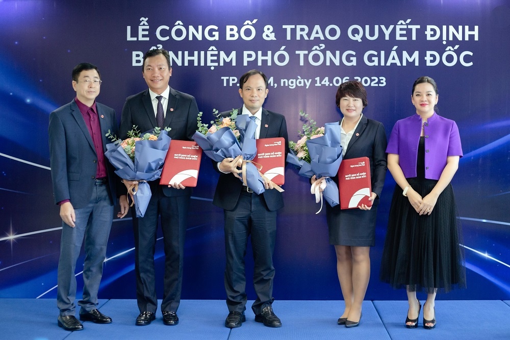 Bản Việt bổ nhiệm một lúc 3 Phó tổng giám đốc