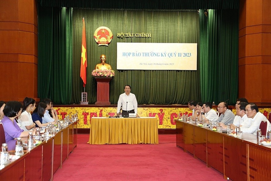 Thận trọng trong điều hành giá trước thời điểm sắp tăng lương cơ sở Thận trọng trong điều hành giá trước thời điểm sắp tăng lương cơ sở