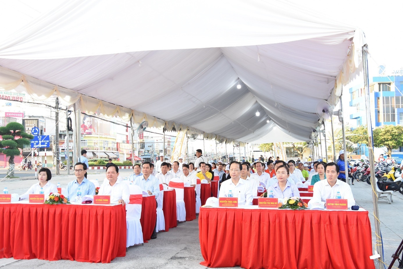 Quang cảnh Lễ ra mắt “Tuyến phố không tiền mặt”