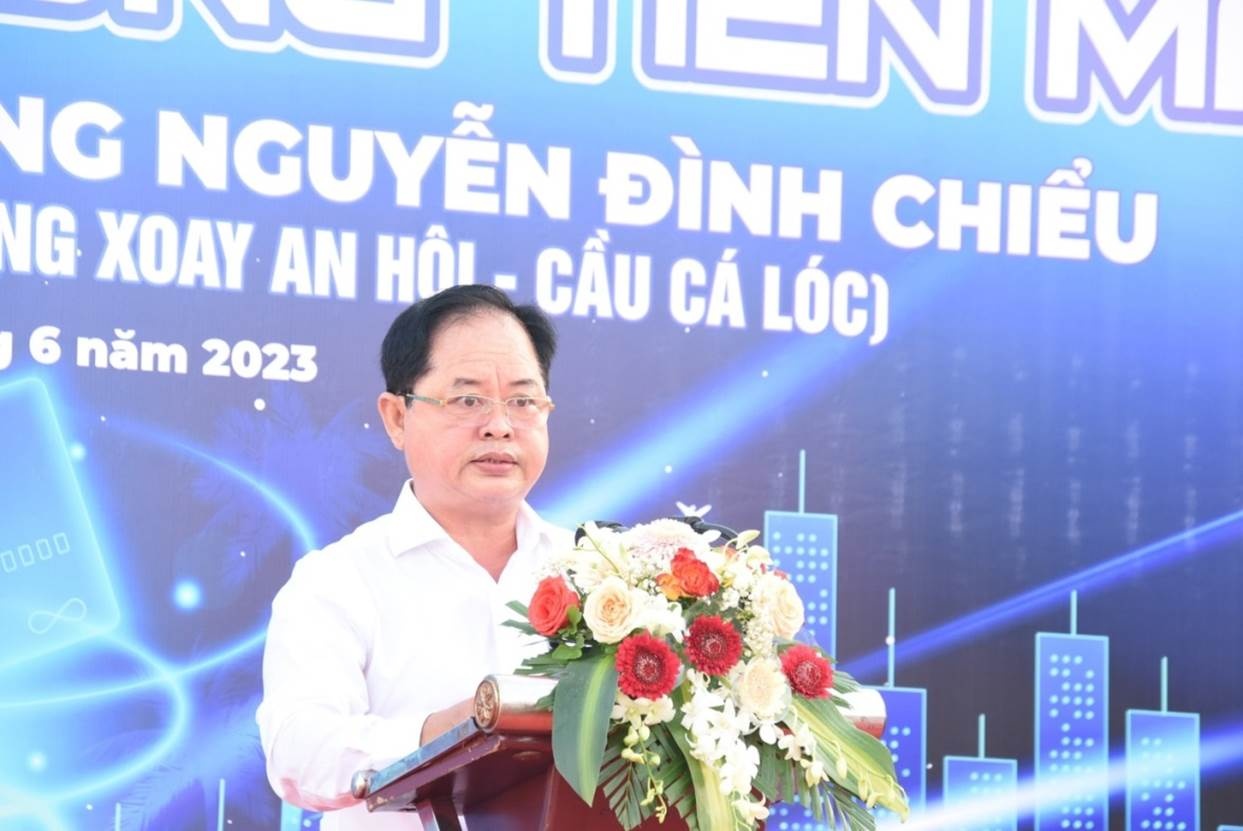 Giám đốc NHNN tỉnh Lê Công Thành phát biểu ra mắt “Tuyến phố không tiền mặt”