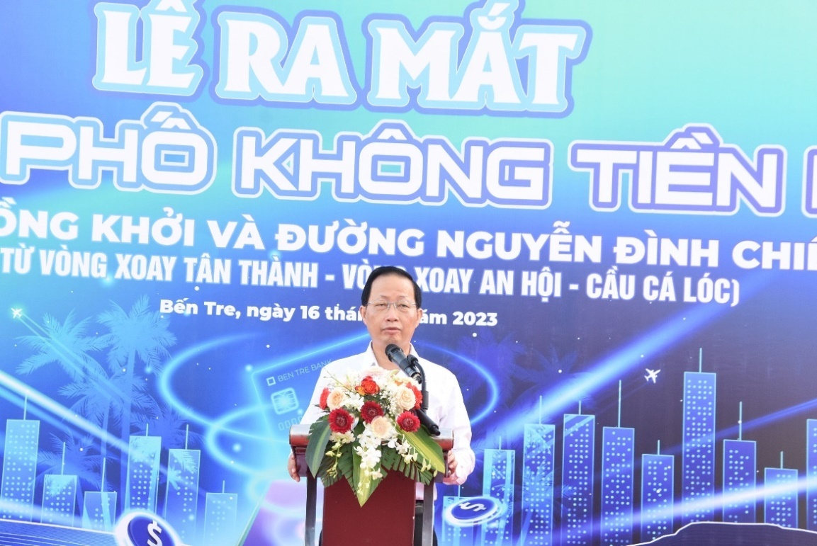 Ông Nguyễn Trúc Sơn - Ủy viên Ban Thường vụ Tỉnh ủy, Phó Chủ tịch Thường trực UBND tỉnh, Trưởng Đoàn đại biểu Quốc hội đơn vị tỉnh phát biểu tại Lễ ra mắt