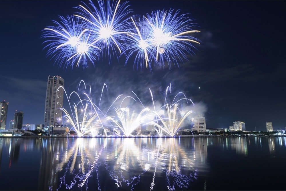 undefined Mãn nhãn với đại tiệc pháo hoa của Úc và Ý