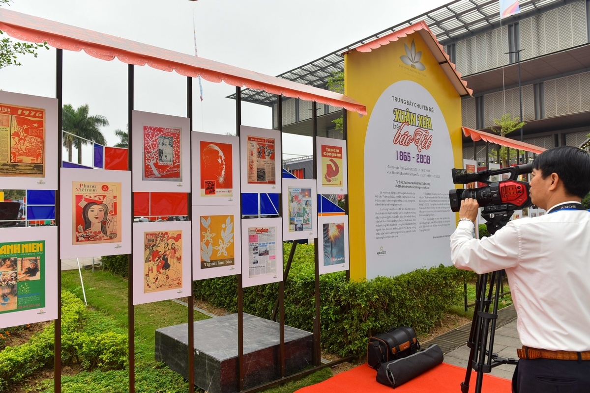 Đồng hành cùng phát triển Đồng hành cùng phát triển