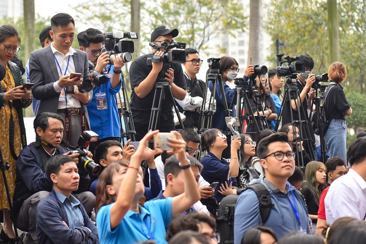 Đồng hành cùng phát triển Đồng hành cùng phát triển