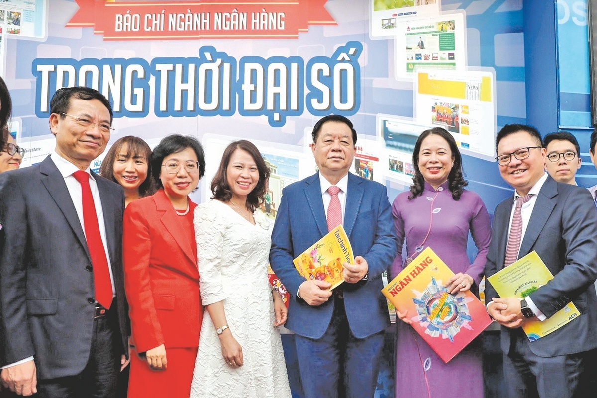 Đồng hành cùng phát triển Đồng hành cùng phát triển