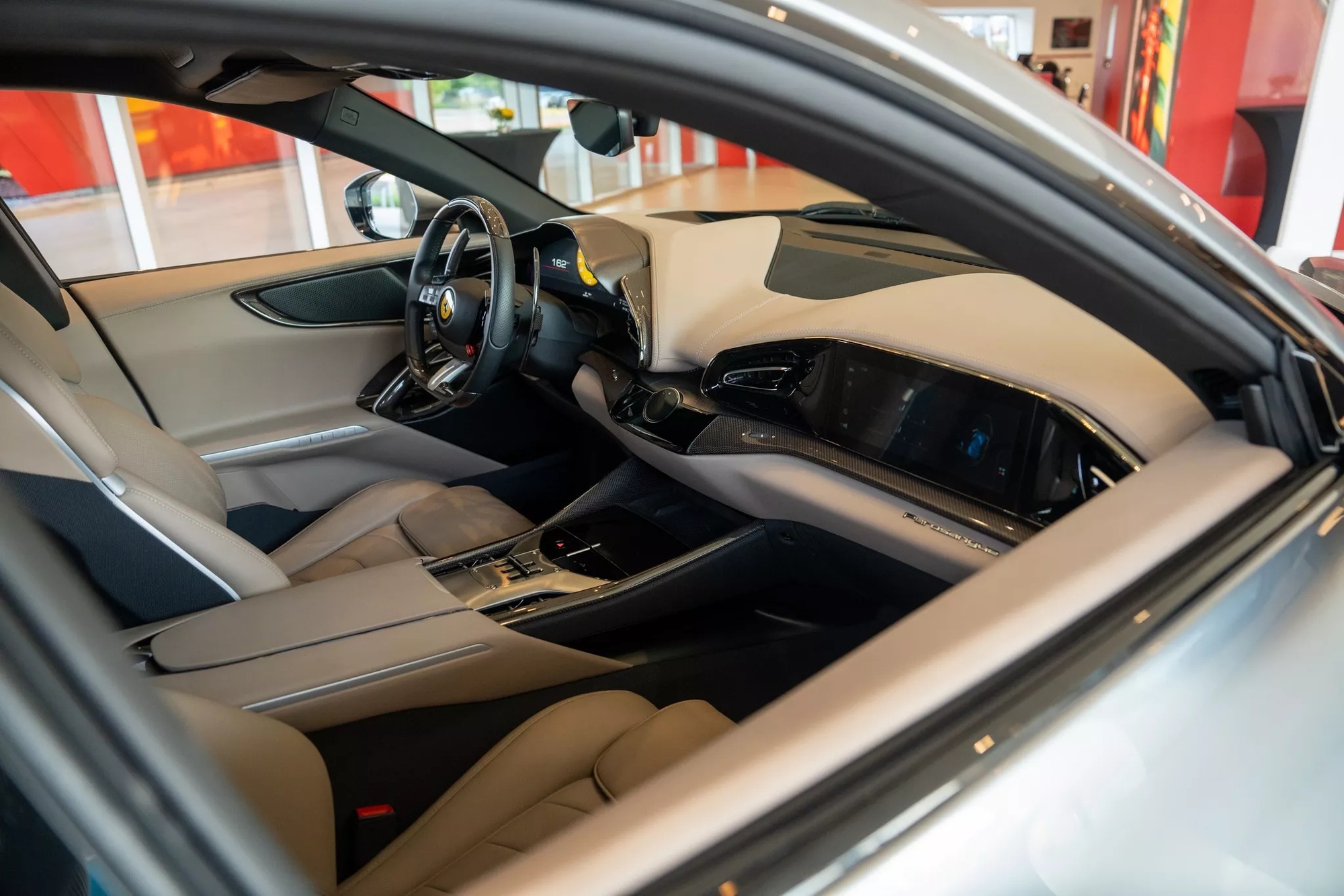 Điểm mặt 3 mẫu xe khủng ra mắt Việt Nam tuần này