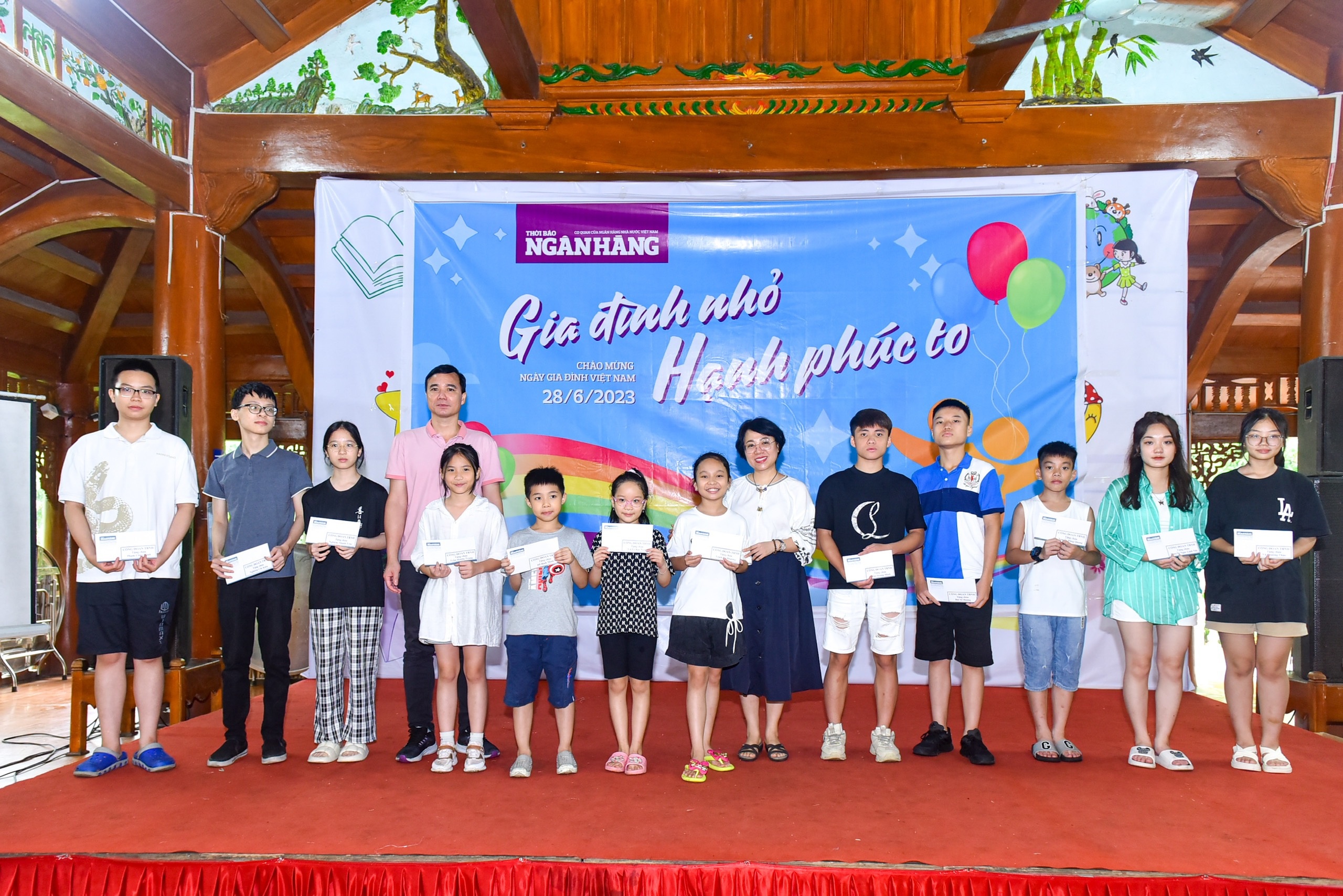 Kết nối gia đình Thời báo Ngân hàng