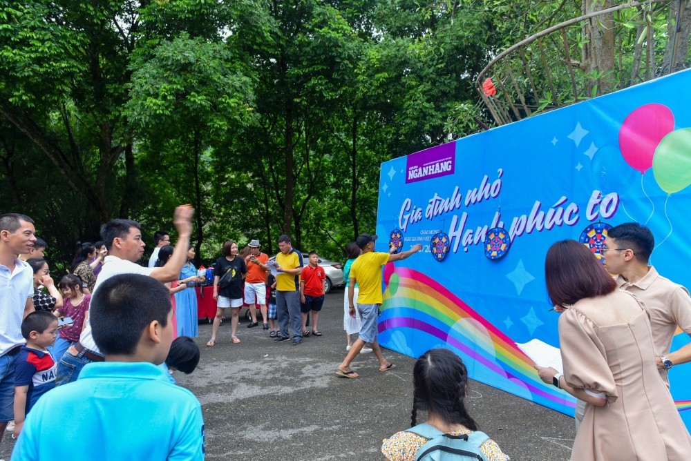 Kết nối gia đình Thời báo Ngân hàng