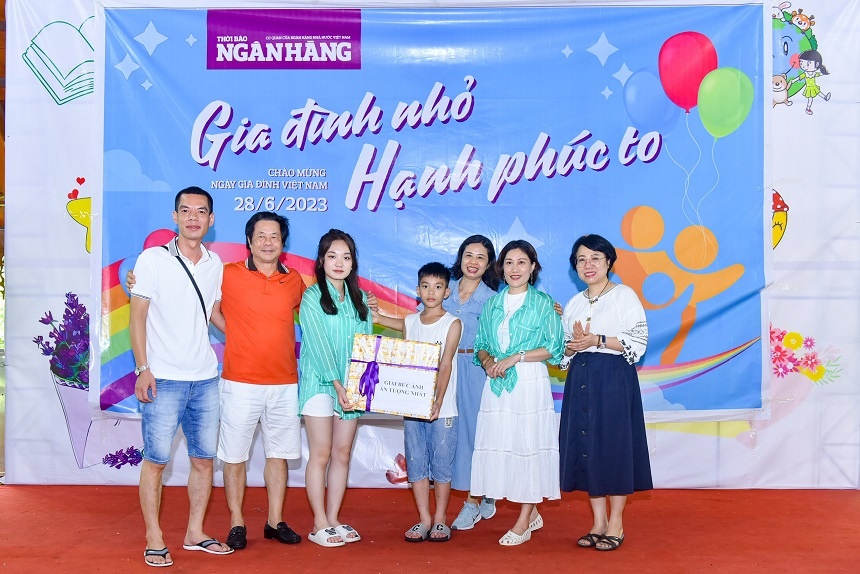 Kết nối gia đình Thời báo Ngân hàng