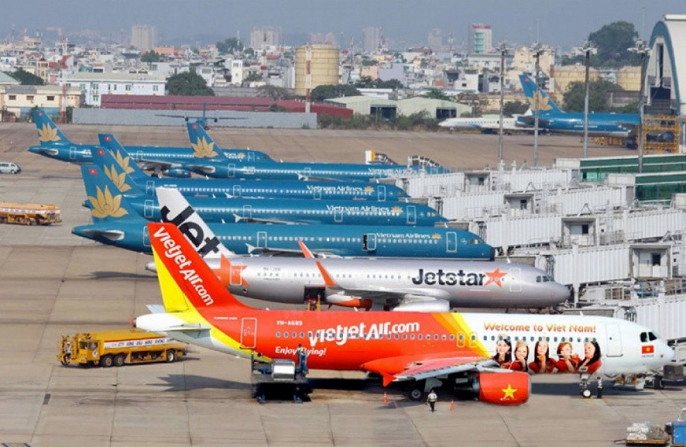 Cân nhắc tăng trần giá vé máy bay