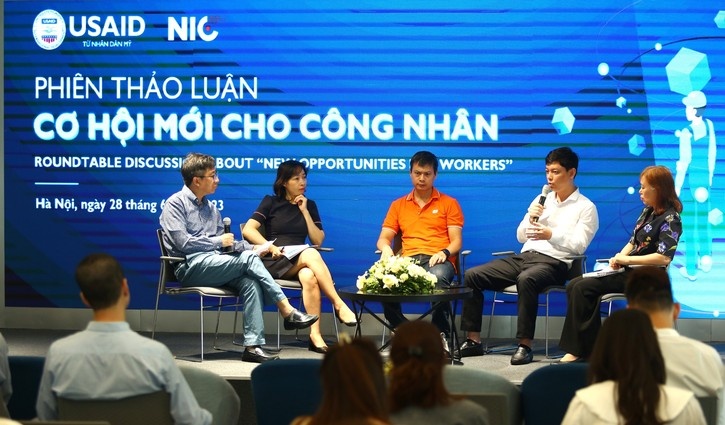 Diễn đàn “Việc làm số cho công nhân”