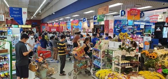 Hàng ngàn sản phẩm tại CoopMart giảm giá kích thích lượng mua của người tiêu dùng 