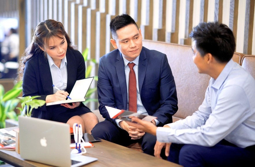 Bảo hiểm là ngành khó, 40% hoa hồng là mức thù lao xứng đáng cho người tư vấn viên có tâm, có tầm. Bảo hiểm là ngành khó, 40% hoa hồng là mức thù lao xứng đáng cho người tư vấn viên có tâm, có tầm.