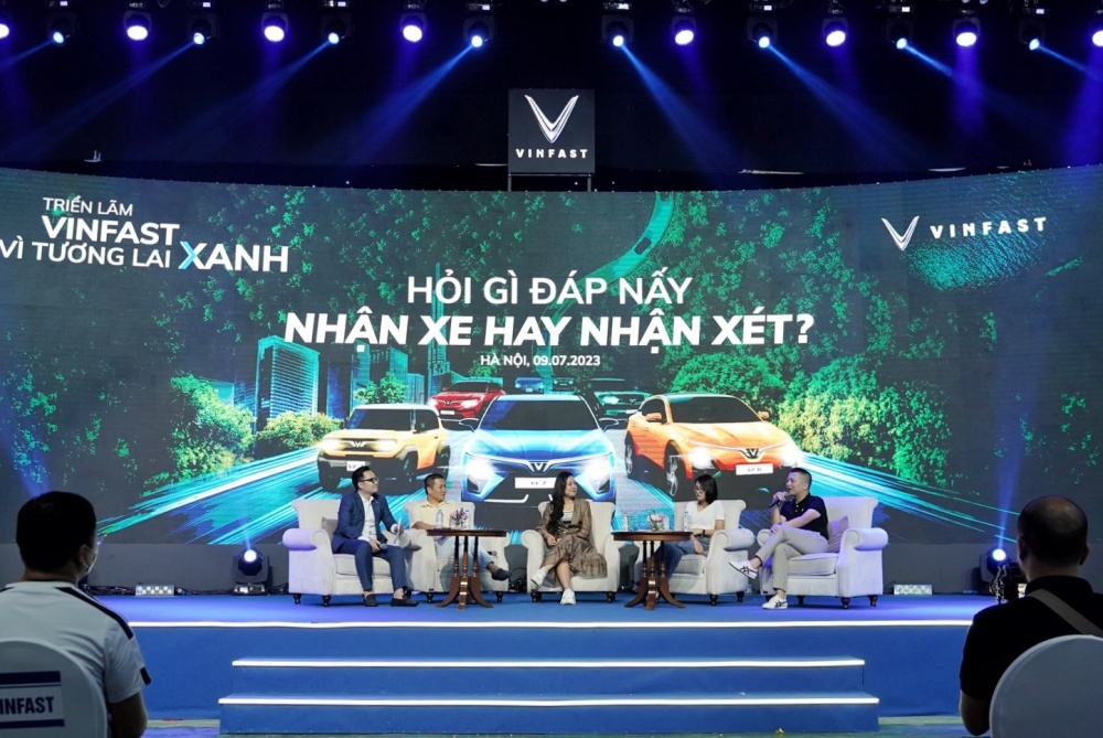 Talkshow “Nhận xe hay nhận xét” tại Triển lãm “VinFast – Vì tương lai xanh” chiều 9/7