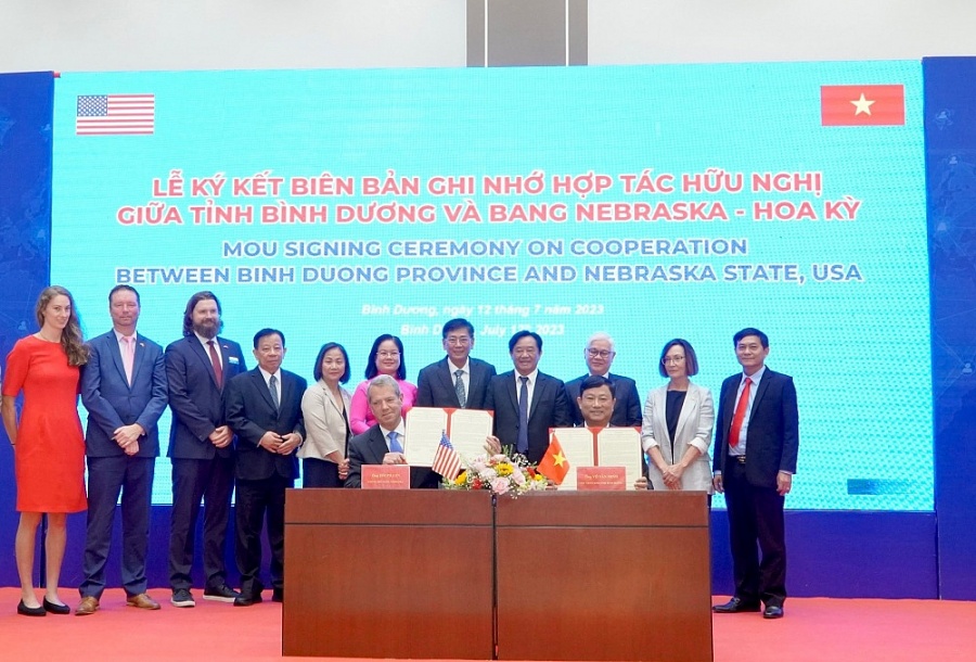 Tỉnh Bình Dương và bang Nebraska ký kết hợp tác phát triển toàn diện