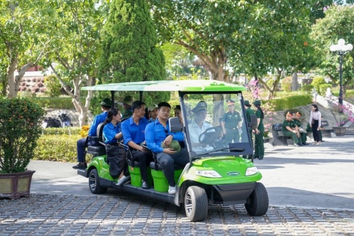 Chiếc xe được Tập đoàn TNG tặng cho Nghĩa trang quốc gia Đường 9 vào năm 2022 Chiếc xe được Tập đoàn TNG tặng cho Nghĩa trang quốc gia Đường 9 vào năm 2022