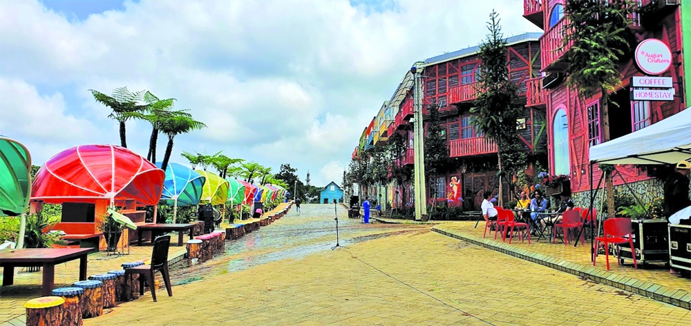 Kon Tum đang tập trung nâng cao chất lượng và phát triển các sản phẩm du lịch, ưu tiên sản phẩm du lịch đặc trưng, có bản sắc riêng Kon Tum đang tập trung nâng cao chất lượng và phát triển các sản phẩm du lịch, ưu tiên sản phẩm du lịch đặc trưng, có bản sắc riêng