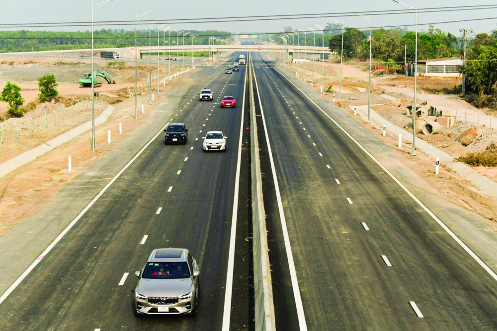 Đường cao tốc hiện được coi là điểm yếu của vùng Đông Nam bộ 