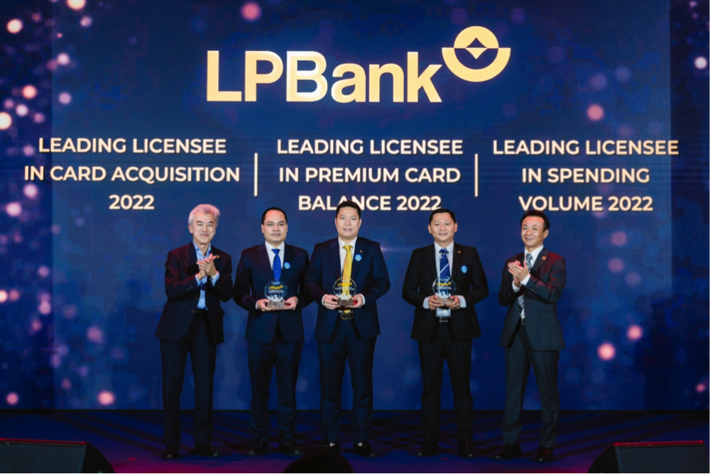 LPBank nhận 3 giải thưởng lớn từ tổ chức Thẻ hàng đầu quốc tế JCB