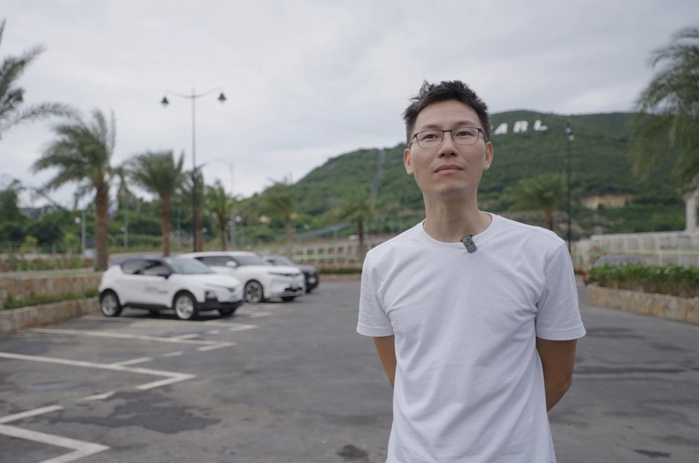 Anh Bạch Thành Trung sở hữu các mẫu xe điện VF 5 Plus, VF e34 và VF 8