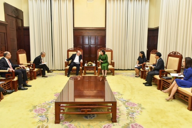 Thống đốc NHNN Nguyễn Thị Hồng tiếp Chủ tịch Tập đoàn HSBC Thống đốc NHNN Nguyễn Thị Hồng tiếp Chủ tịch Tập đoàn HSBC