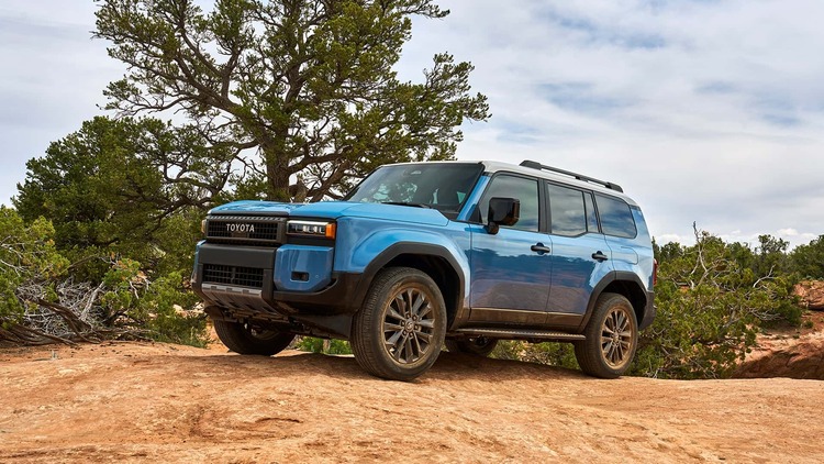 Land Cruiser Prado 2024 có giá từ khoảng 1,3 tỷ đồng