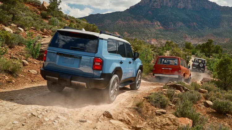 Land Cruiser Prado 2024 có giá từ khoảng 1,3 tỷ đồng