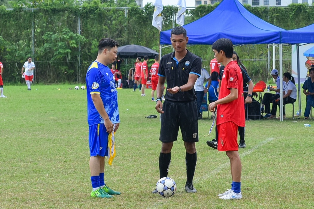 Đội bóng đá nam NHNN TW rộng cửa vào vòng 2 Đội bóng đá nam NHNN TW rộng cửa vào vòng 2