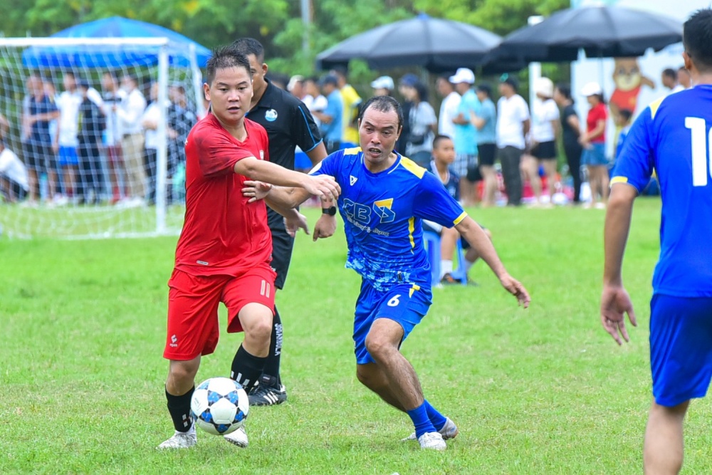 Đội bóng đá nam NHNN TW rộng cửa vào vòng 2 Đội bóng đá nam NHNN TW rộng cửa vào vòng 2