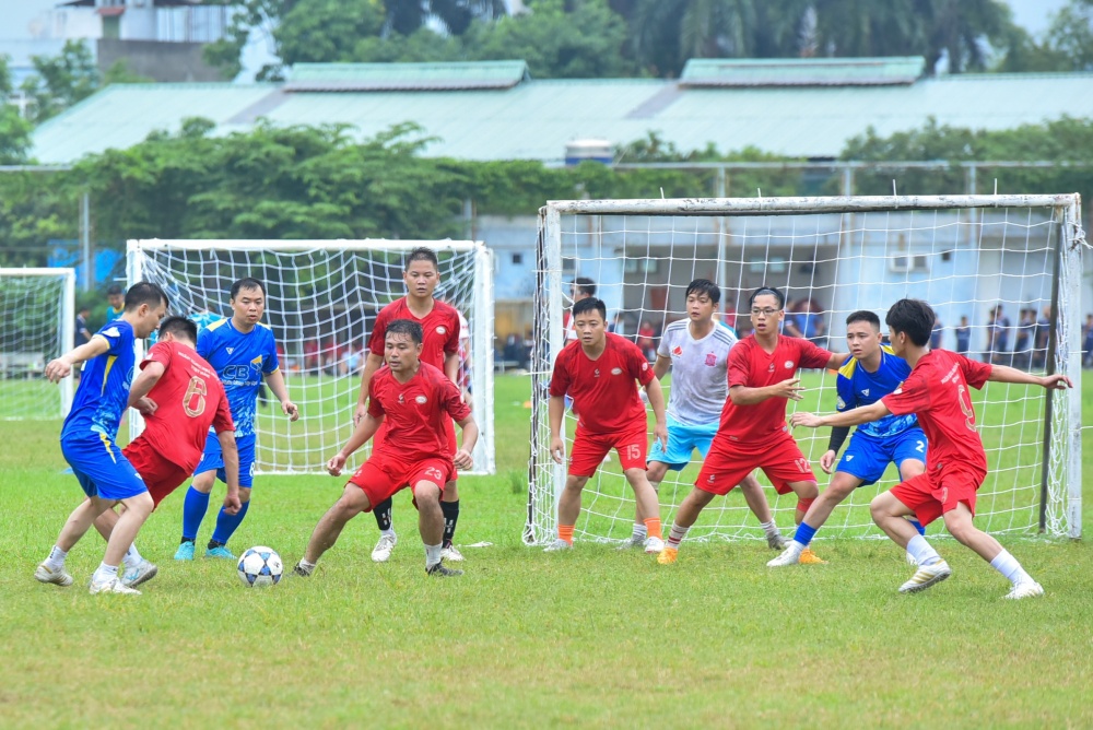 Đội bóng đá nam NHNN TW rộng cửa vào vòng 2 Đội bóng đá nam NHNN TW rộng cửa vào vòng 2