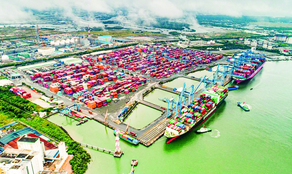 Cầu thế giới suy giảm đã tác động tiêu cực tới hoạt động xuất nhập khẩu và sản xuất, từ đó làm giảm nhu cầu tín dụng Cầu thế giới suy giảm đã tác động tiêu cực tới hoạt động xuất nhập khẩu và sản xuất, từ đó làm giảm nhu cầu tín dụng