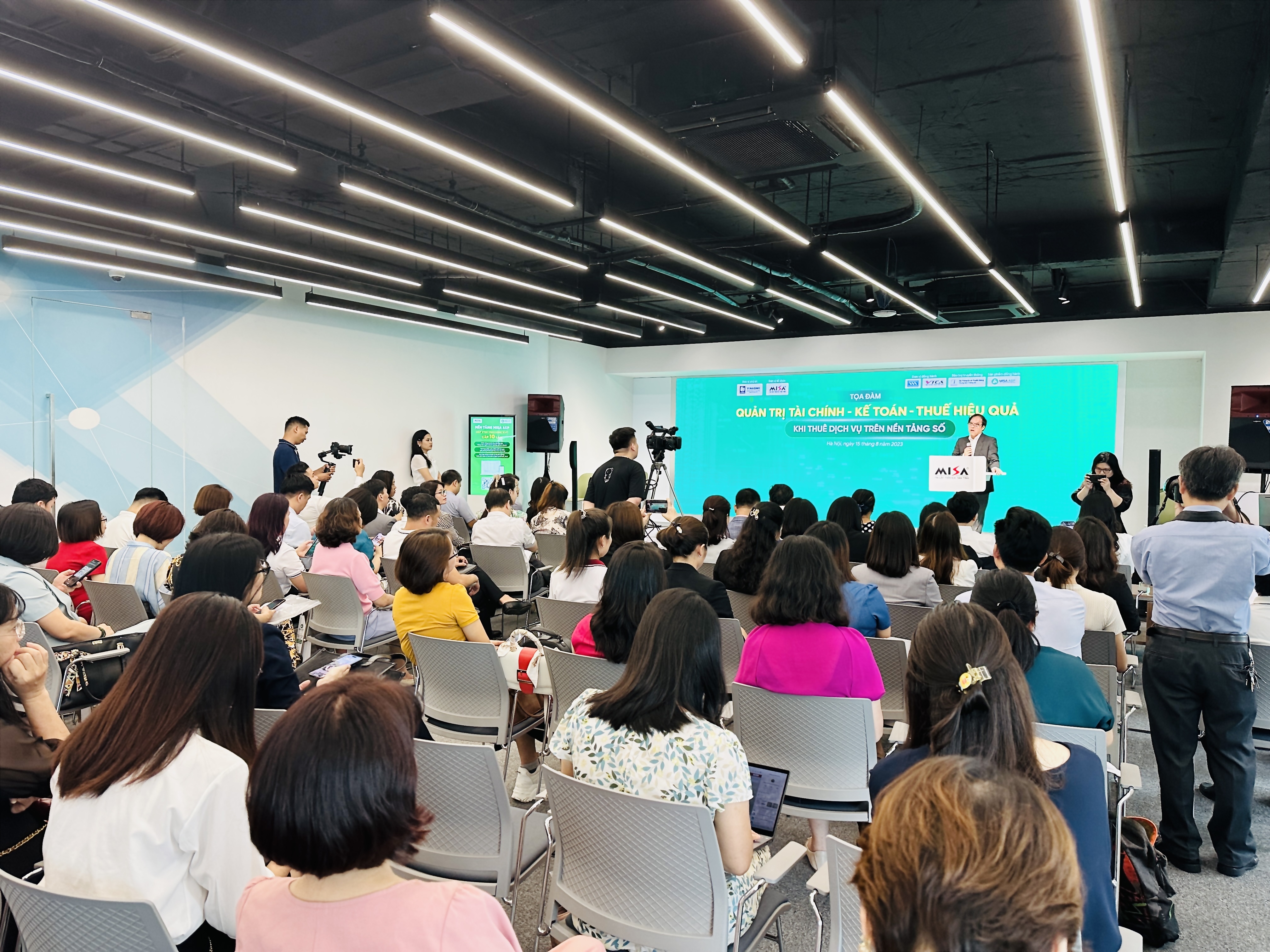 Tăng cường quản trị tài chính - kế toán - thuế trên nền tảng số Tăng cường quản trị tài chính - kế toán - thuế trên nền tảng số