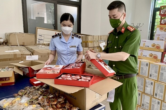 Cảnh báo bánh kẹo nhập lậu, không có nguồn gốc dịp Tết Trung Thu