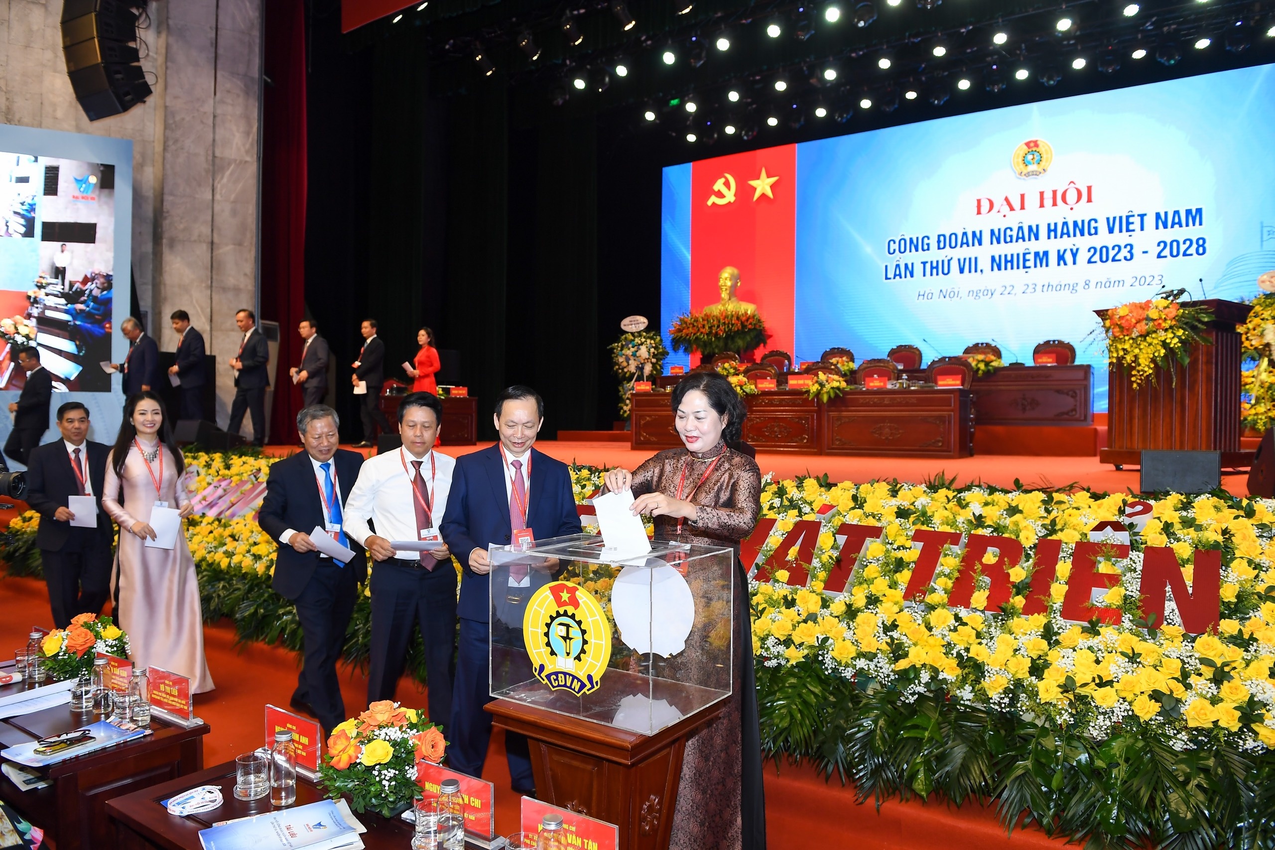 Đại hội Công đoàn Ngân hàng Việt Nam lần thứ VII: Đổi mới - Dân chủ - Đoàn kết - Phát triển