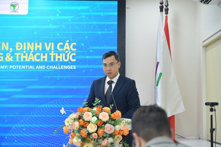 Chủ nhiệm khoa Quốc tế Pháp ngữ Phùng Danh Thắng nhấn mạnh kinh tế số trở thành một trong những hướng đi chính của kinh tế toàn cầu, trong đó có Việt Nam Chủ nhiệm khoa Quốc tế Pháp ngữ Phùng Danh Thắng nhấn mạnh kinh tế số trở thành một trong những hướng đi chính của kinh tế toàn cầu, trong đó có Việt Nam