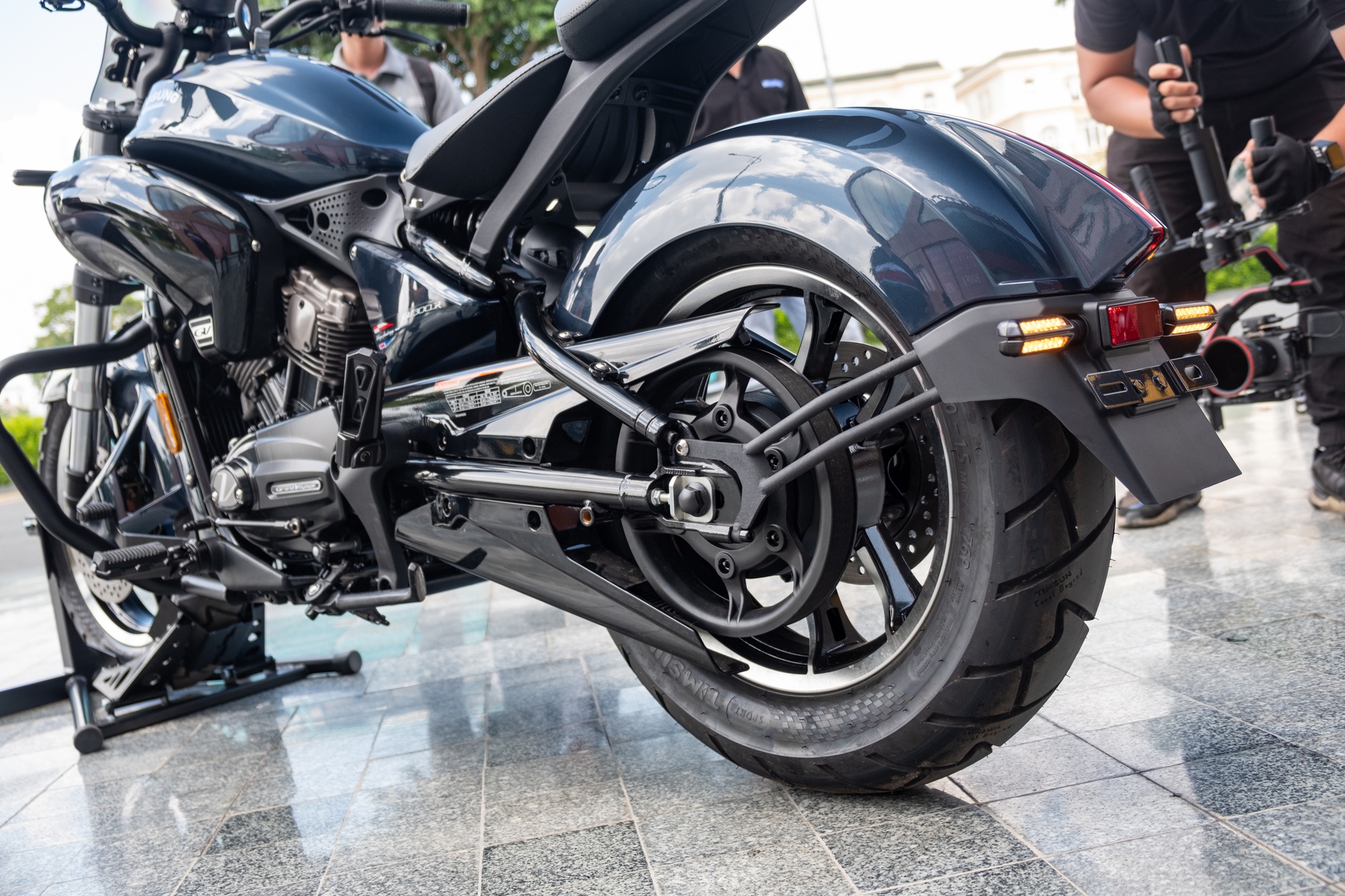 Chi tiết Hyosung GV300R vừa ra mắt Việt Nam với giá bán 148 triệu đồng