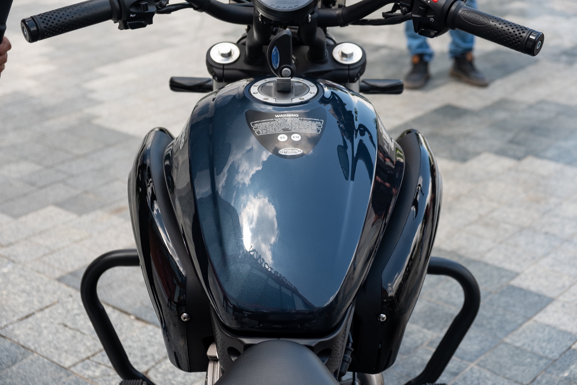 Chi tiết Hyosung GV300R vừa ra mắt Việt Nam với giá bán 148 triệu đồng