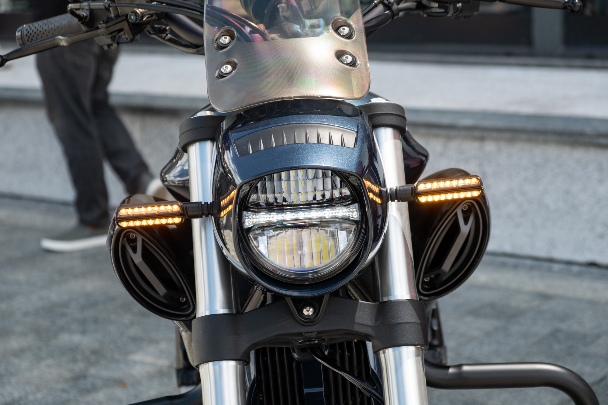 Chi tiết Hyosung GV300R vừa ra mắt Việt Nam với giá bán 148 triệu đồng