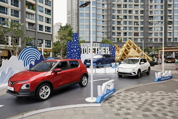 Triển lãm “VinFast – Vì tương lai xanh” mang đến cơ hội trải nghiệm toàn bộ dải xe thuần điện của VinFast Triển lãm “VinFast – Vì tương lai xanh” mang đến cơ hội trải nghiệm toàn bộ dải xe thuần điện của VinFast