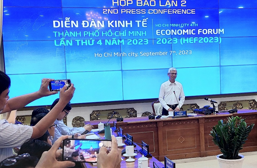 Diễn đàn Kinh tế Tăng trưởng xanh - Hành trình hướng tới phát thải ròng bằng