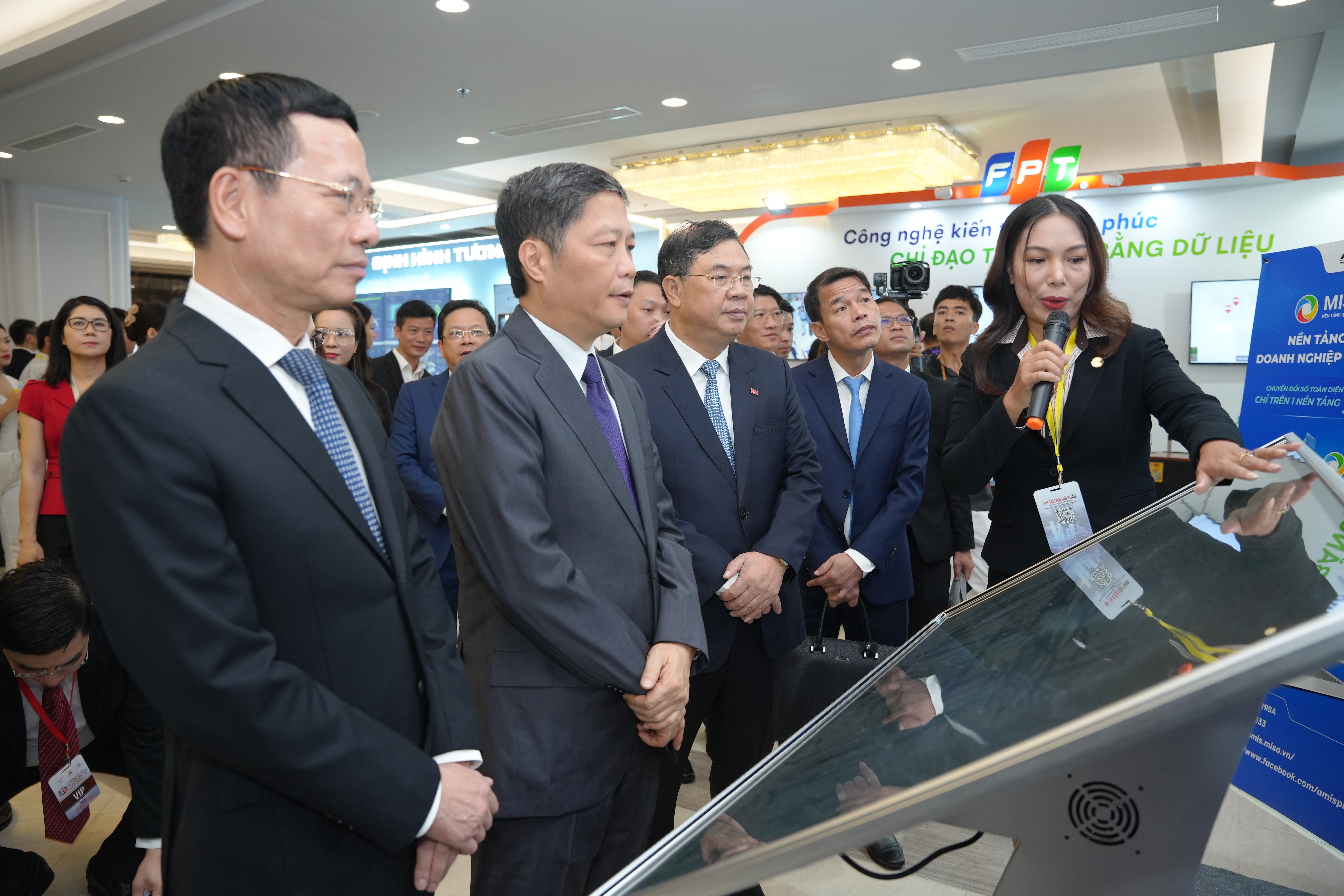 Kinh tế số, xã hội số là không gian mới của tăng trưởng bền vững Kinh tế số, xã hội số là không gian mới của tăng trưởng bền vững