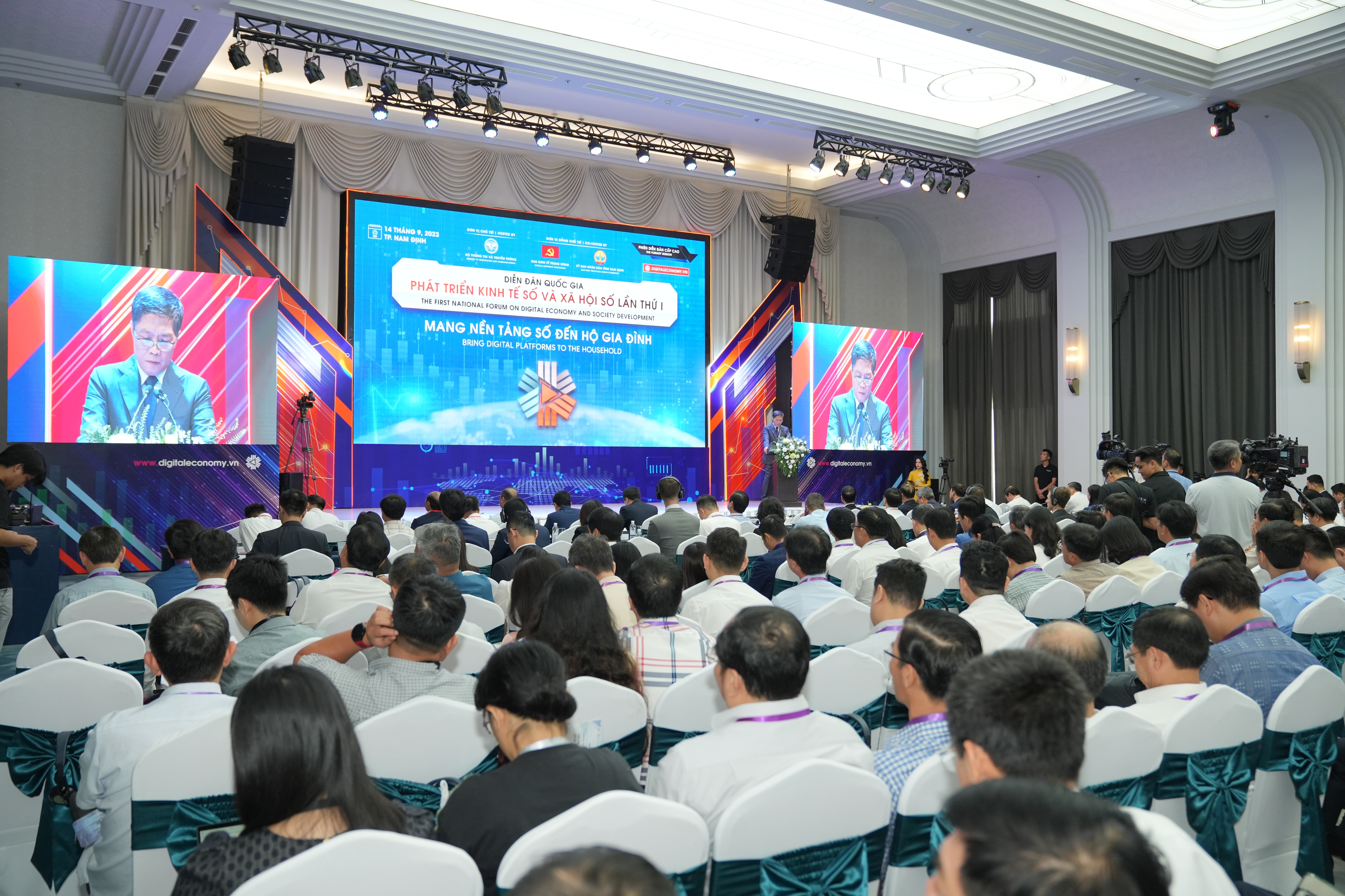 Kinh tế số, xã hội số là không gian mới của tăng trưởng bền vững Kinh tế số, xã hội số là không gian mới của tăng trưởng bền vững